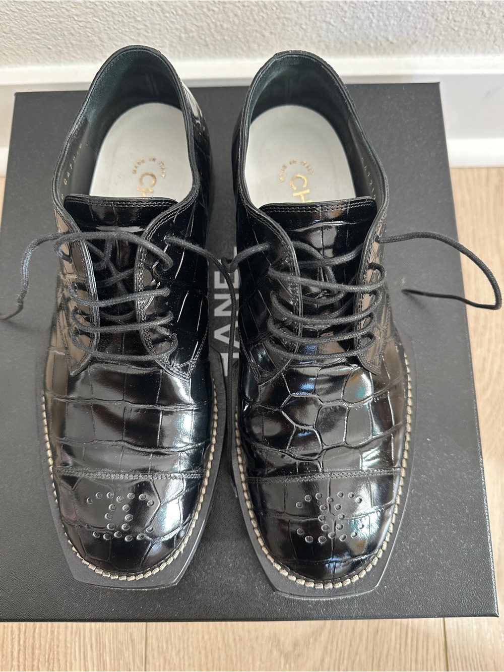 chelsea crew Black Croc-Embossed Leather Lace-Up Oxfords